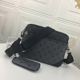 Picture of LV Mens Bags _SKUfw114010247fw